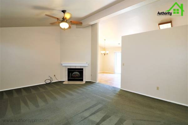 $1,995 / 3br - 1995ft2 - 2882 Sandstone Dr. Close to shopping and services in Anderson (Anderson)63972383885186123