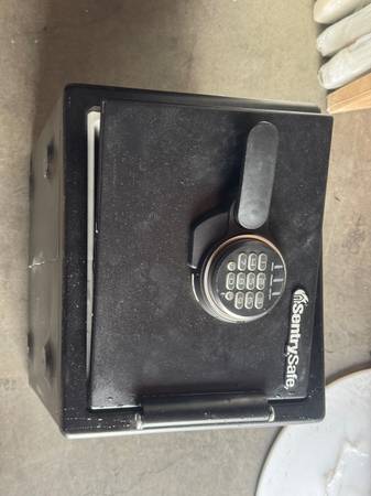 Senteysafe SWF082F fireproof waterproof safe combo digital lock 1