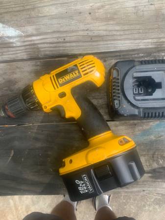 Dewalt Drill 1