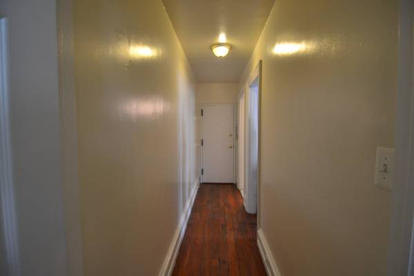 $1,295 Large Studio w/ Separate Kitchen, Hardwood Floors - 2209 Walnut Street (Rittenhouse Square)63666762726017123