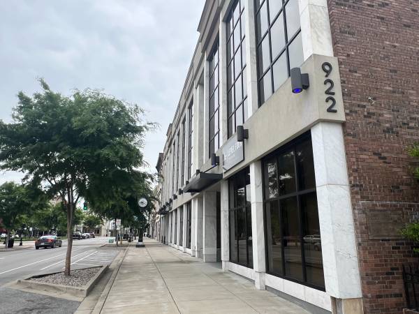 $184 Elevate your workday: flexible & inspiring Co-Working space from $184 (Bowling Green)63897515823362123