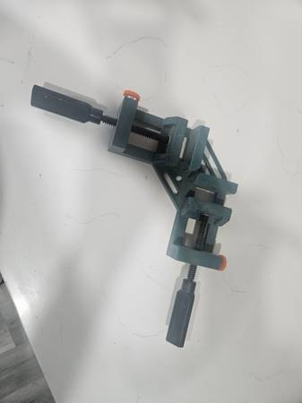 Corner Clamp 1