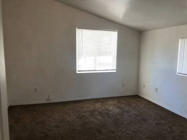 $1,100 / 3br - 630ft2 - 630 NE Gray Lane upper (Pullman)63689276060289124