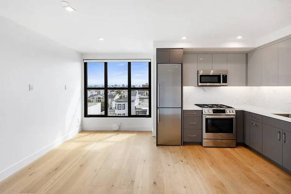 $1,720 / 1br - 510ft2 - Modern SF Apartment w/ Balcony + In-Unit Laundry (mission district)63888990139779124