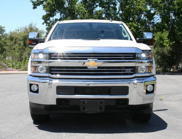 2015 Chevrolet Silverado 2500HD - Photo 3