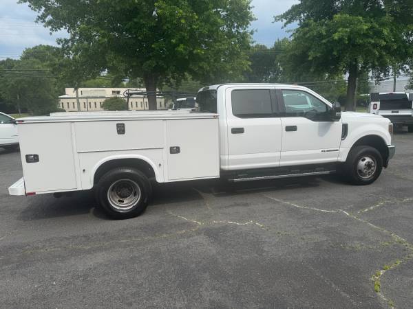 2019 Ford F350 XLT Super Duty Crew Cab 4x4 Service Body - $27,950 (Charlotte NC)63613491095425122