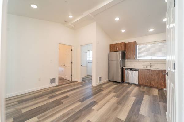 $920 / 1br - ¡1 mes gratis! Ático superior de 1 dormitorio con terraza compartida! (Berkeley)64055521562370124