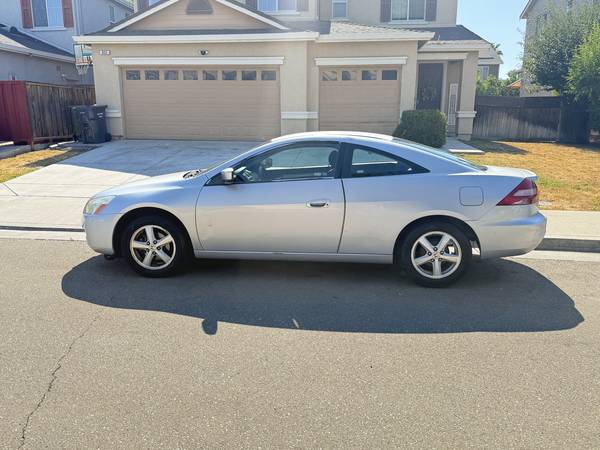 2006 honda accord 5 speed low miles - $4,800 (dublin / pleasanton / livermore)63617120401153124