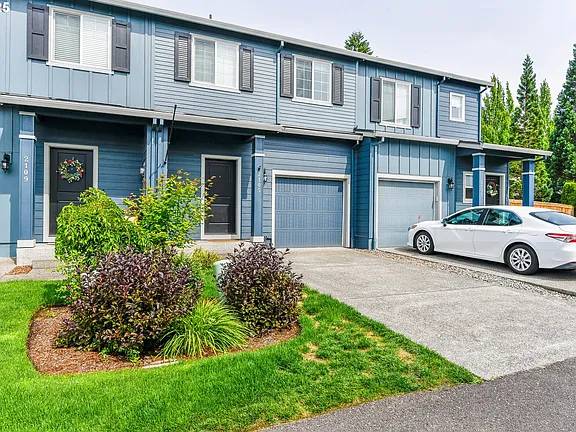 $2,300 / 3br - 1352ft2 - 3 bedroom/ 2 1/2 bath town home for rent (vancouver)63776937688577120