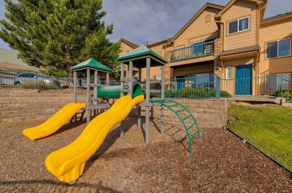$1,483 / 3br - 1279ft2 - Garage, Pool, View (Select Units) (1040 Highland Vista Ave, Castle Rock, CO)63920601437699123