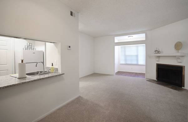 $1,115 / 1br - 785ft2 - 🤑MID SEPTEMBER SPECIAL PRICING!! Don't miss out! Call TODAY ONLY!! (Cypress Creek Apartments)63792246048515122