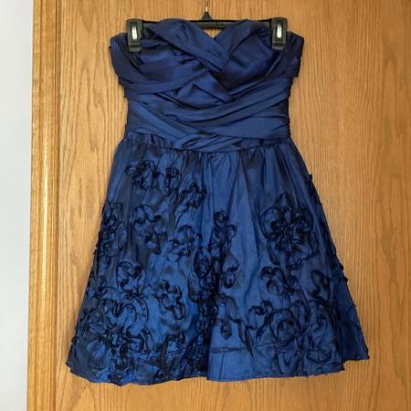 Navy Blue Homecoming Dress size 3 1