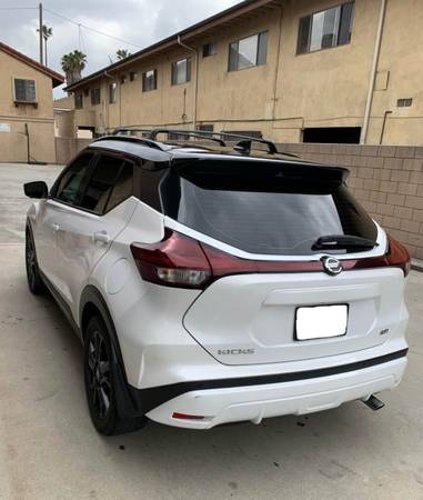 2021 NISSAN KICKS SR CON PORTAEQUIPAJES EN TECHO! POCOS KILÓMETROS! BUENA CONDUCCIÓN! - $11,90063618407846403124