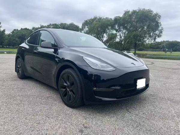 2025 Tesla Model Y Long Range 7 asientos AWD - $35,500 (Flushing)63618007126275121