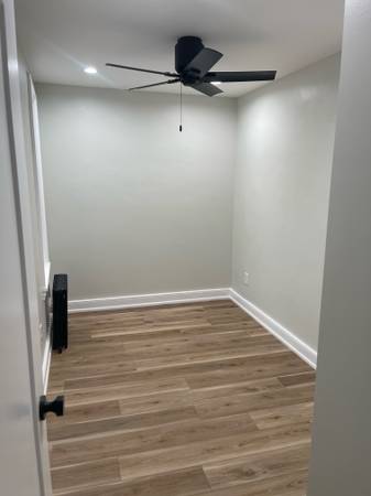 $1,495 / 2br - 850ft2 - 2 BR renovado en dos niveles en Spring Garden / al este de Fairmount. ¡Con aire acondicionado! (Spring Arts / Spring Garden)64024499084803123