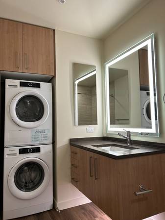 $2,207 / 1br - 679ft2 - 🧡 Live in Style This Fall - The Carson Has You Covered! (Portland)63820763358209123