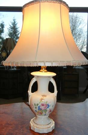 Vintage Lamp(s) (Table and Accent Lamps)(kitchen,bedroom,living room) 1