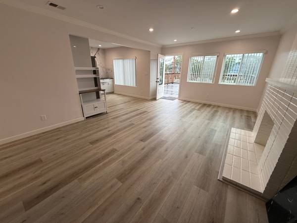 Westlake, Daly City, newly renovated 3BR/1.5BA, 1,070 SF main floor... 1
