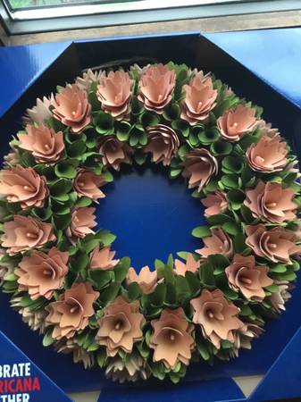 Beautiful wooden wreath 1