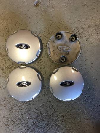 Ford Center hub caps 1