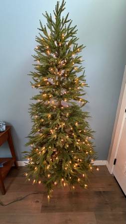 Artificial Christmas Tree (flat back) 1