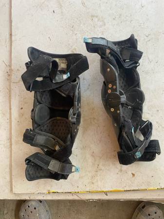 Pod mx knee brace set 1