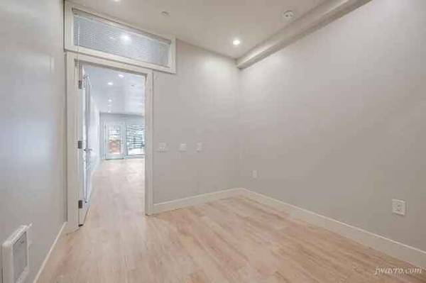 $1,910 / 440ft2 - LUXURY PACIFIC Heights Apartment with Concierge and Rooftop Lounge (pacific heights)63657880280067123