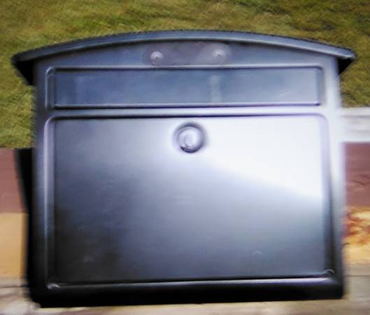 Mail Box w/ Key 1