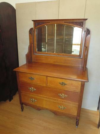 Antique Oak Dresser w/Mirror 1