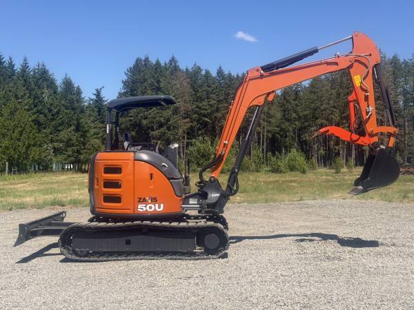 2020 Hitachi ZX50 Excavator - 11K LBS - Hydraulic Thumb - heavy