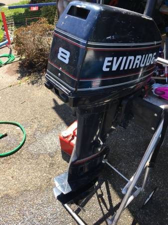 Evinrude  Outboard motor 8 HP  -- E8RETB 1
