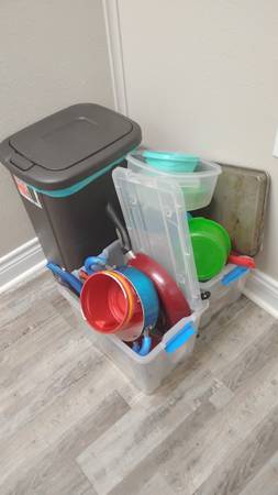 $300 / 1br - Buscando compañera de cuarto femenina para una comunidad de vida asistida (Bryan)63806704959105124