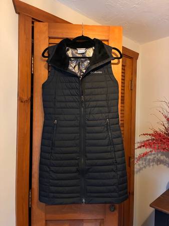 Woman’s Columbia Vest 1