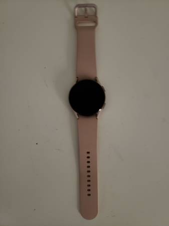 Samsung Galaxy Watch 4 with Charger 1