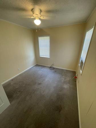 $1,000 / 3br - 950ft2 - 3BR 2BA Cottage (Lafayette)63857515710211123