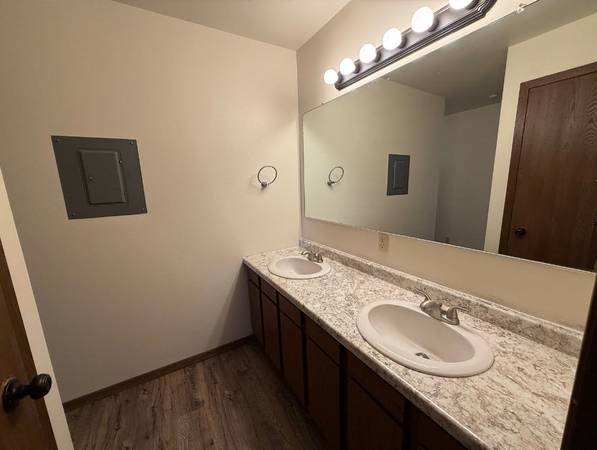 $995 / 2br - 750ft2 - ALL UTILITIES INCLUDED - 1117 Imperial Circle #405 (Eau Claire, WI)63845959927555124