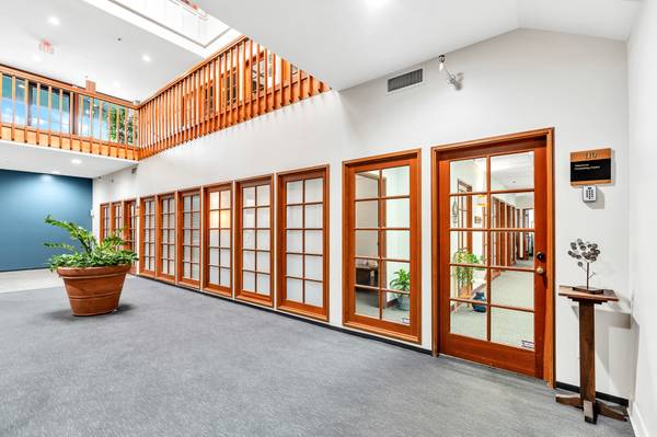$175 / 120ft2 - Espacio de oficina flexible para consejeros y terapeutas (Downtown Vancouver)63777162586755121