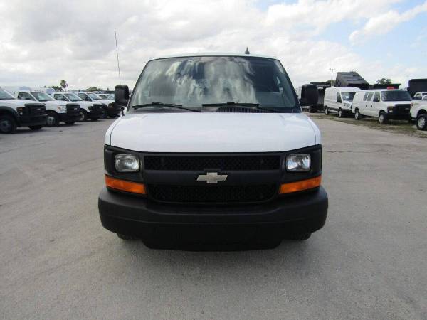 2016 Chevrolet Express G-2500 - Photo 3