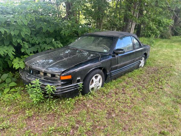 1995 Old Cutlass Convertable “ Barn Find” - $900 (Pocono Lake Preserve)634360008802591217