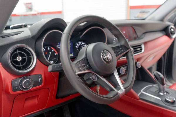 2019 Alfa Romeo Stelvio - Pocos kilómetros | Título limpio - $21,950 (La Puente)63441175252995123