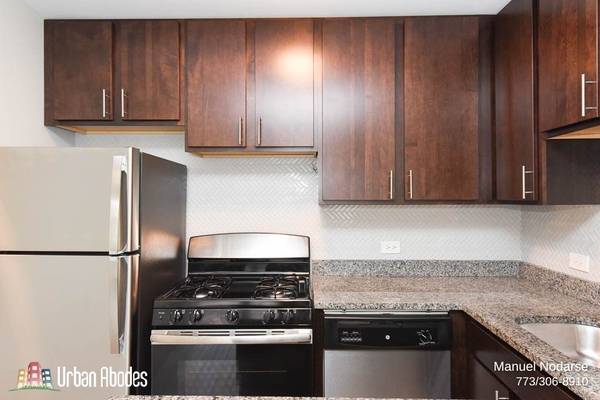 $2,050 / 1br - 700ft2 - Glistening 1 Bedroom, 1 Bath in Gold Coast, Available: 11/1/2025 (Gold Coast)64041647960577123