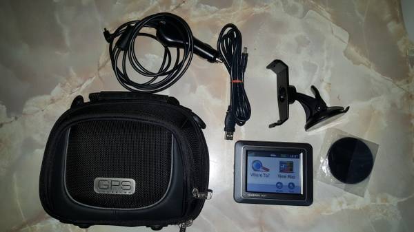 Garmin Nuvi GPS 1