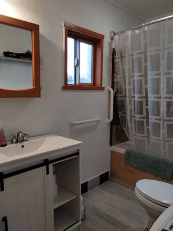 $1,250 / 2br - 950ft2 - 2-Bedroom Apartment in Questa (Questa)63659917647105123