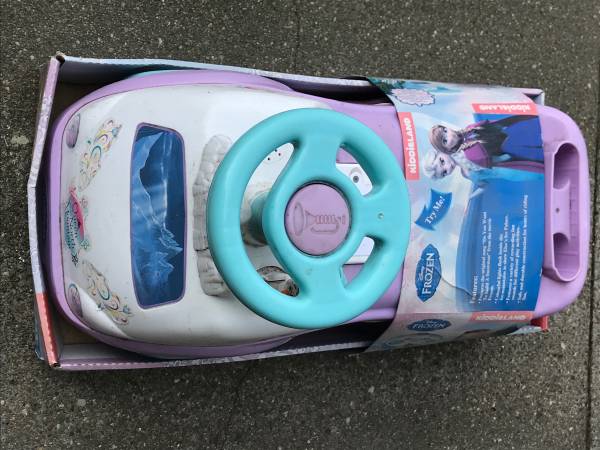 Kiddieland Disney Lights and Sounds Activity Ride-On Princess Car 1