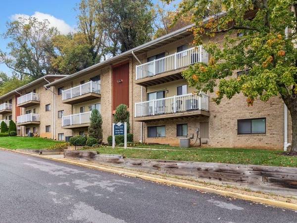 $1,105 In Baltimore, Studio 1ba, Pet Friendly (109 G North Rock Glen Road, Baltimore, MD)63694780208001123