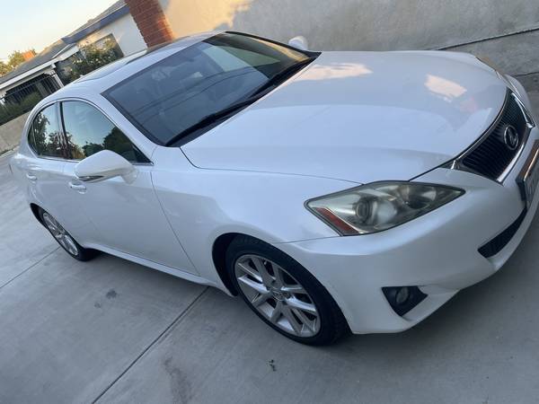 2012 lexus IS250 muy pocos kilómetros solo 82xxx kilómetros título limpio - $10,900 (Sfv)63623779905155121