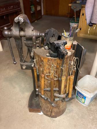 Antique blacksmith vise 1