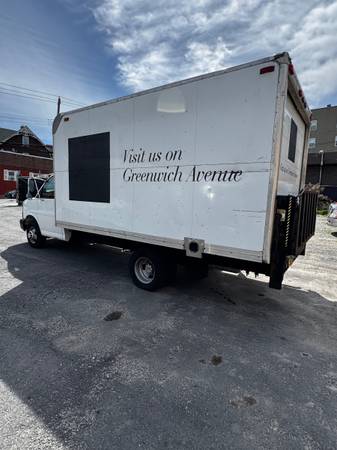 2004 Chevrolet Express Cutaway 3500 - Photo 6
