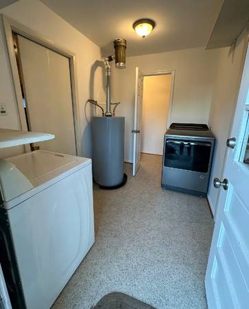 $1,600 / 3br - 1170ft2 - Fenced Backyard Off street Parking Coat Closet and Linen Closet in Hal (Henrico, VA)64027111844865124