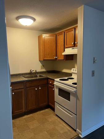 $1,600 / 2br - Excelente ubicación en el centro-West Street Northampton (West Street Northampton MA)64017045045249122